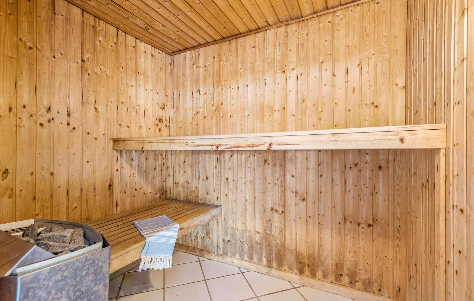 Lovely Home In Blavand With Sauna 외부 사진